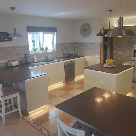 Feliza Habitación en casa particular Güime