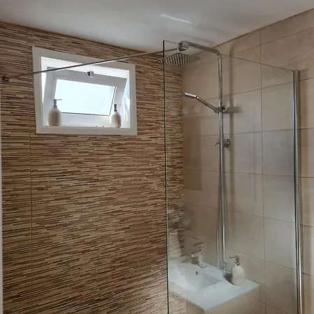 Feliza منزل للإقامة Güime