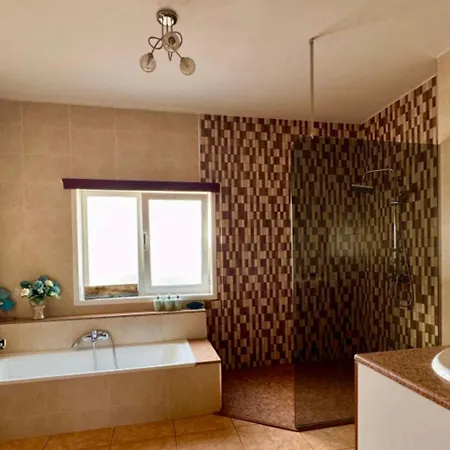 Feliza منزل للإقامة Güime